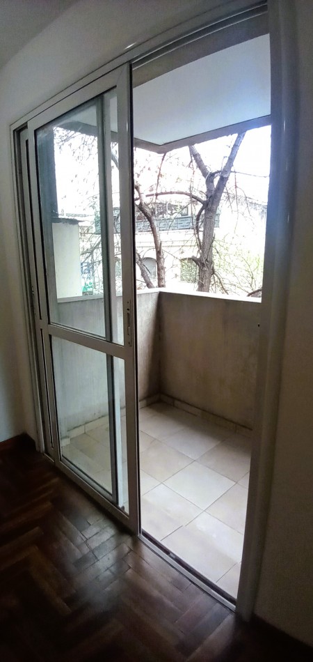 Nueva Cordoba. Se Alquila departamento de 1 dormitorio.