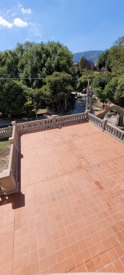 Residencia de piedra con caracter unico en el corazon del Valle de Punilla.