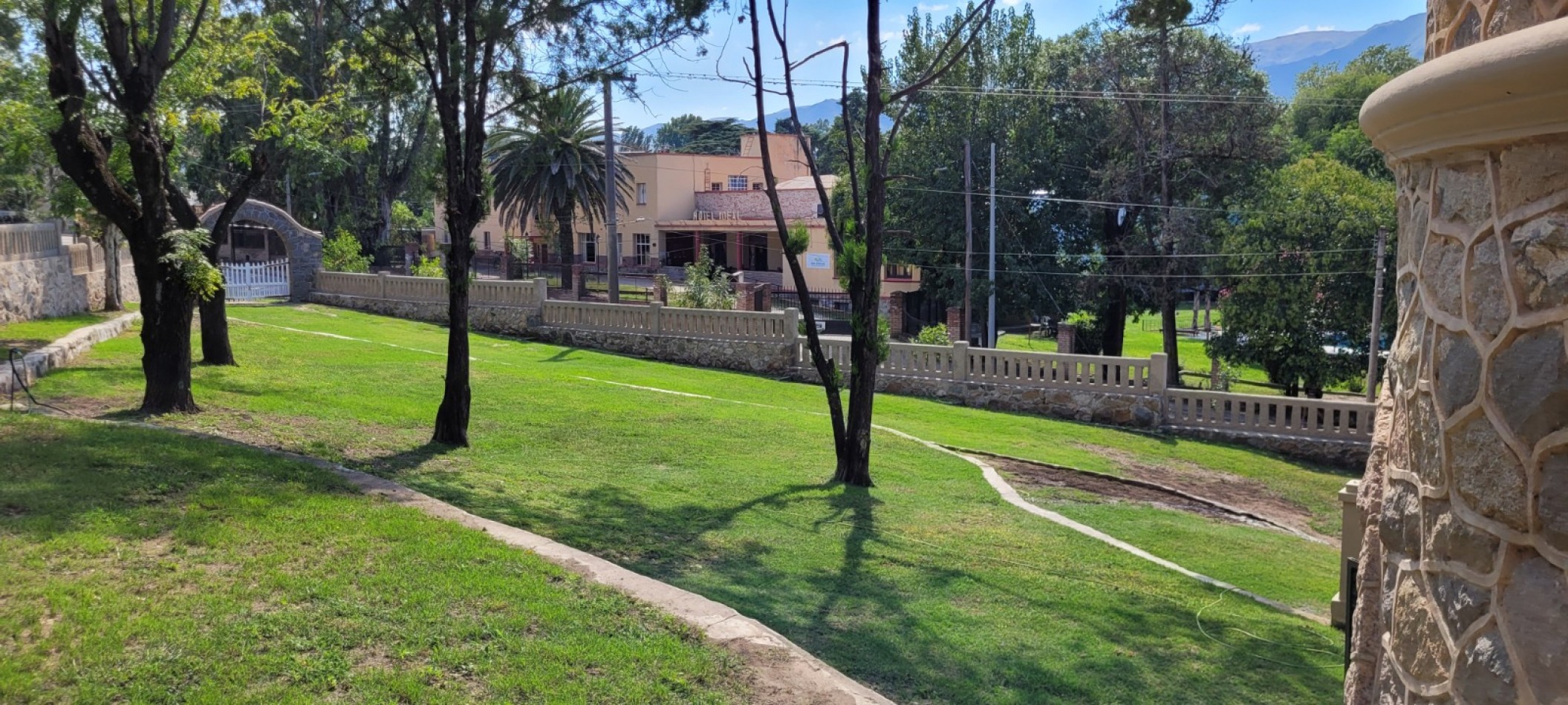 Residencia de piedra con caracter unico en el corazon del Valle de Punilla.