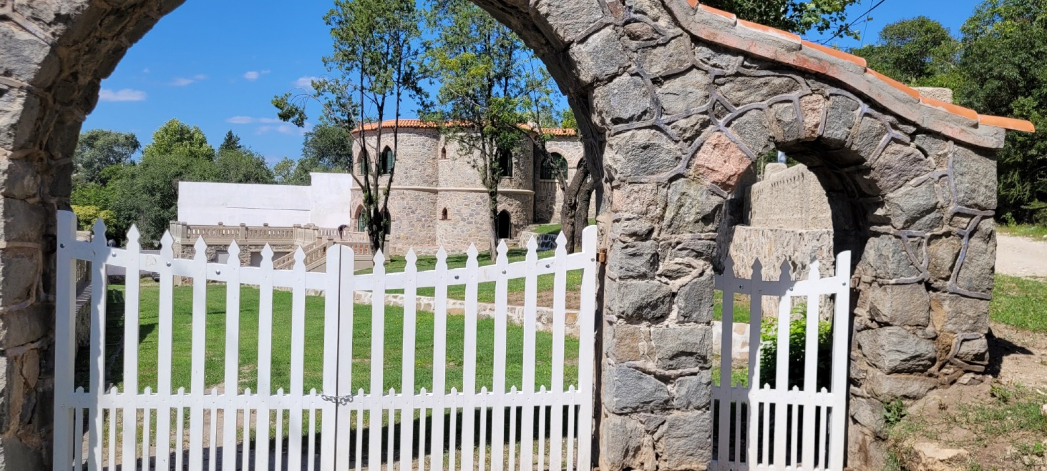Residencia de piedra con caracter unico en el corazon del Valle de Punilla.