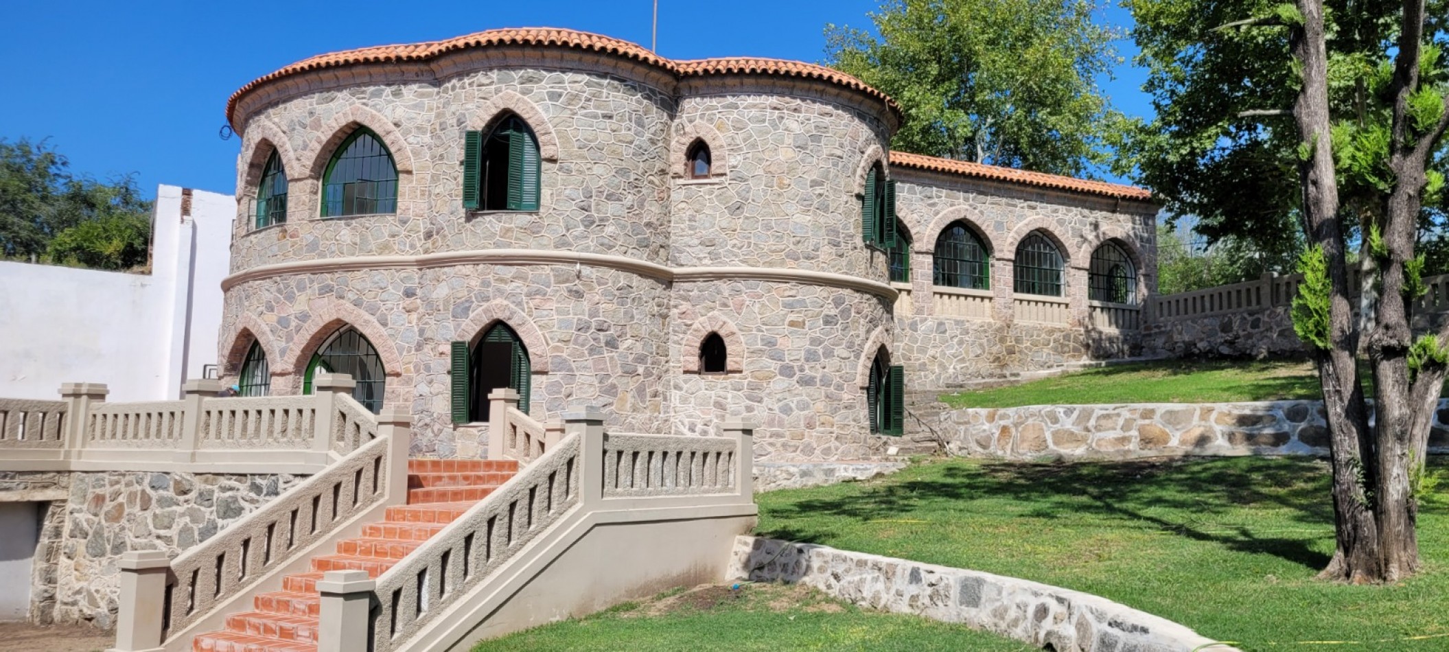 Residencia de piedra con caracter unico en el corazon del Valle de Punilla.