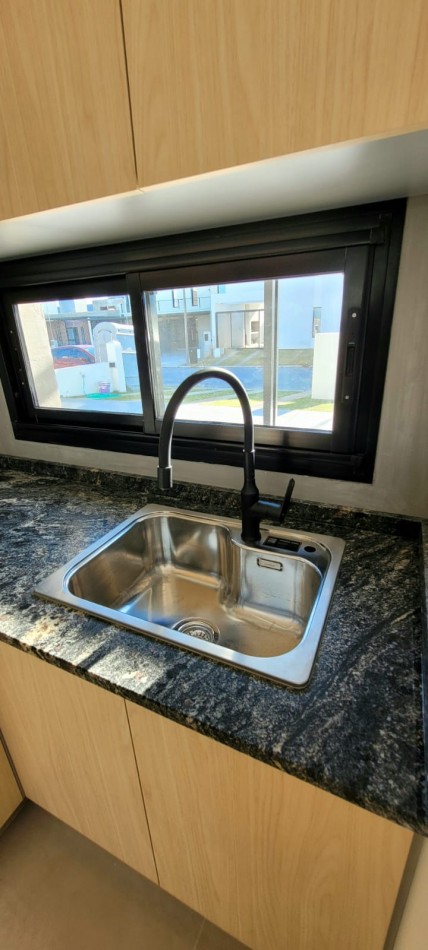 Duplex en Campos de Manantiales.