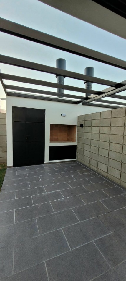 Duplex en Campos de Manantiales.