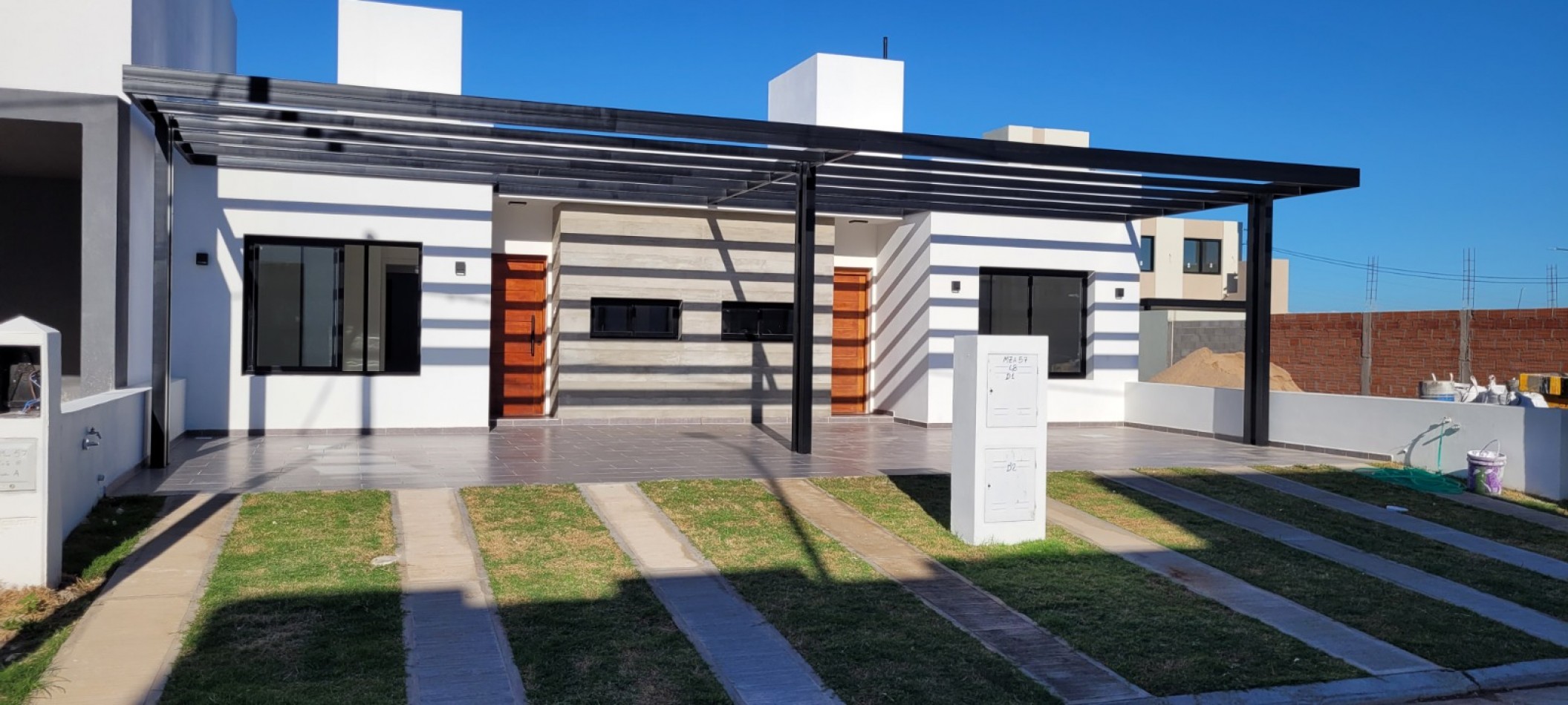 Duplex en Campos de Manantiales.