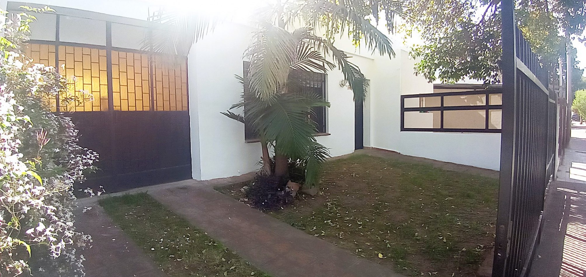 Se Vende Casa PH en Barrio Rosedal